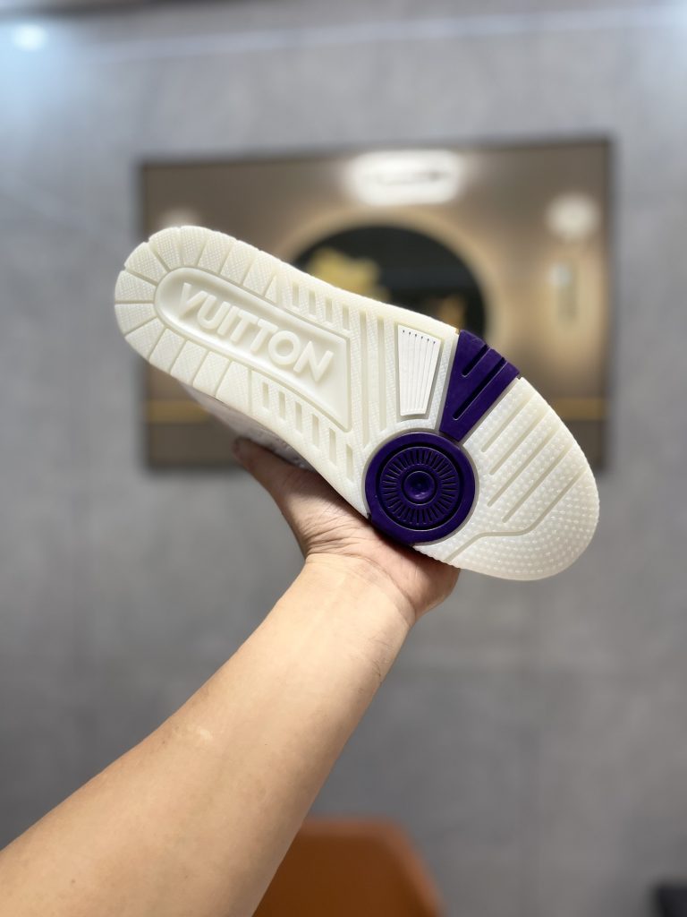 图片[1]-空胶头层K G版•Lv空胶头层 空胶工艺展现品质.Louis Vuitton 路易威登 Trainer 驴牌时装走秀运动鞋-911市场