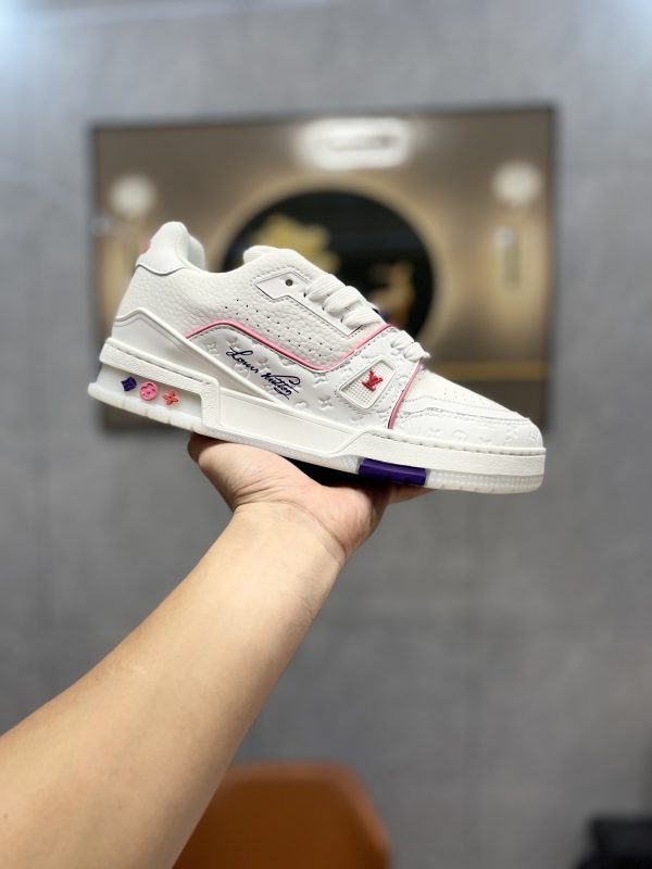 空胶头层K G版•Lv空胶头层 空胶工艺展现品质.Louis Vuitton 路易威登 Trainer 驴牌时装走秀运动鞋-911市场