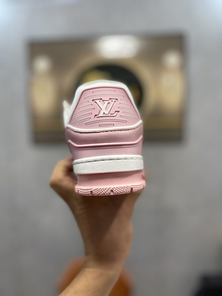图片[7]-空胶头层K G版•Lv空胶头层 空胶工艺展现品质.Louis Vuitton 路易威登 Trainer 驴牌时装走秀运动鞋-911市场