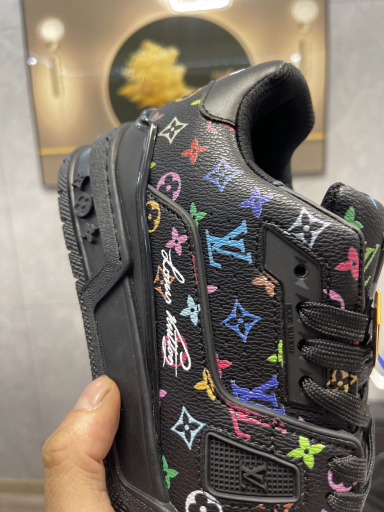 图片[4]-空胶头层K G版•Lv空胶头层 空胶工艺展现品质.Louis Vuitton 路易威登 Trainer 驴牌时装走秀运动鞋-911市场