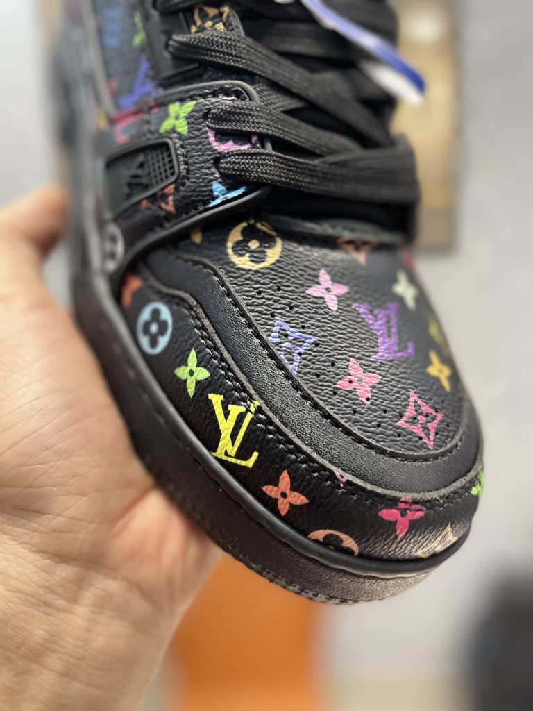 图片[5]-空胶头层K G版•Lv空胶头层 空胶工艺展现品质.Louis Vuitton 路易威登 Trainer 驴牌时装走秀运动鞋-911市场