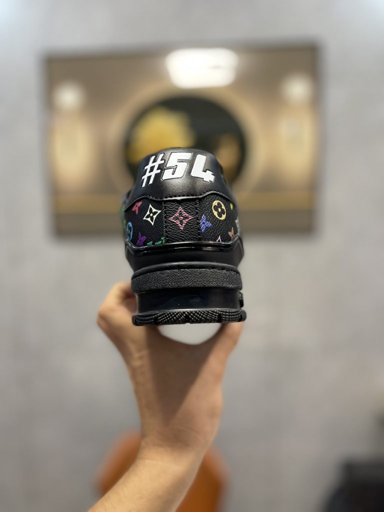 图片[7]-空胶头层K G版•Lv空胶头层 空胶工艺展现品质.Louis Vuitton 路易威登 Trainer 驴牌时装走秀运动鞋-911市场