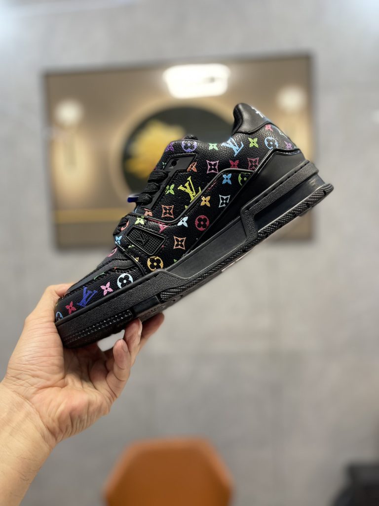 图片[8]-空胶头层K G版•Lv空胶头层 空胶工艺展现品质.Louis Vuitton 路易威登 Trainer 驴牌时装走秀运动鞋-911市场