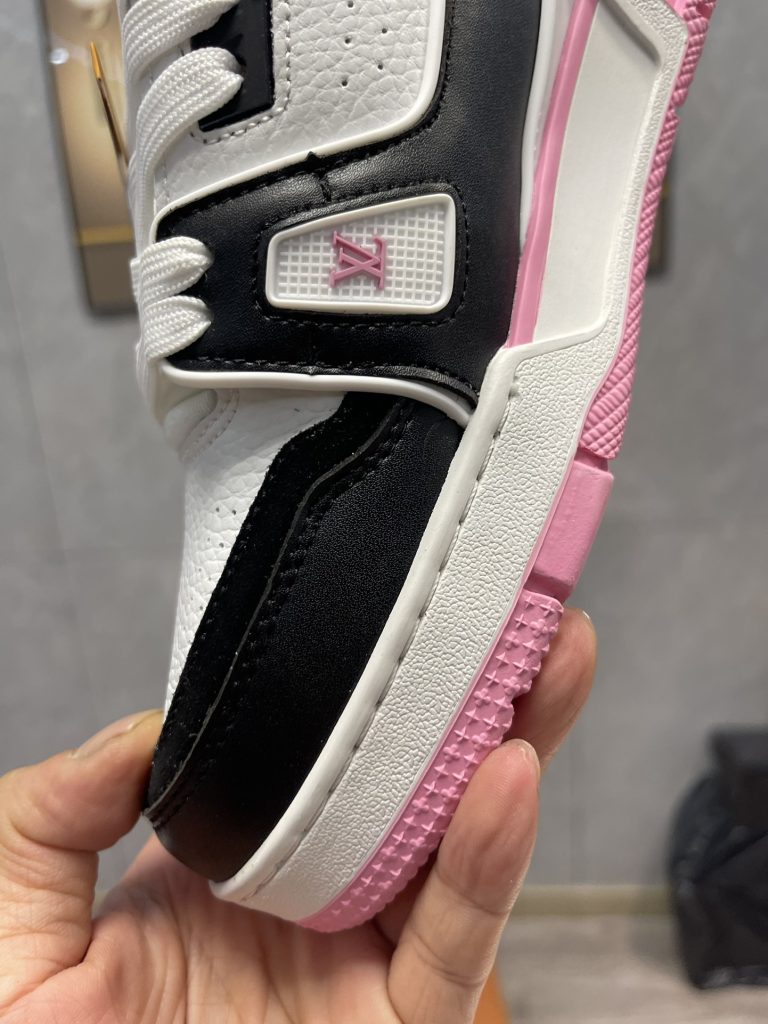 图片[2]-空胶头层K G版•Lv空胶头层 空胶工艺展现品质.Louis Vuitton 路易威登 Trainer 驴牌时装走秀运动鞋-911市场