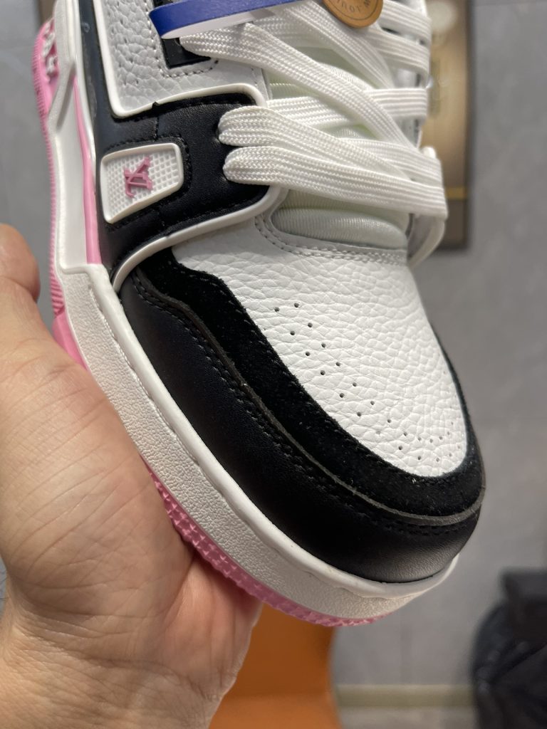 图片[5]-空胶头层K G版•Lv空胶头层 空胶工艺展现品质.Louis Vuitton 路易威登 Trainer 驴牌时装走秀运动鞋-911市场