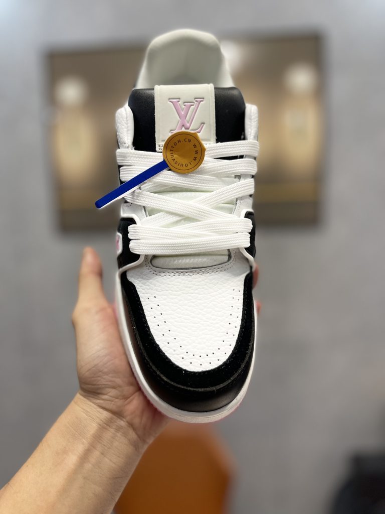 图片[6]-空胶头层K G版•Lv空胶头层 空胶工艺展现品质.Louis Vuitton 路易威登 Trainer 驴牌时装走秀运动鞋-911市场