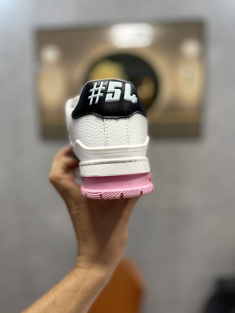 图片[7]-空胶头层K G版•Lv空胶头层 空胶工艺展现品质.Louis Vuitton 路易威登 Trainer 驴牌时装走秀运动鞋-911市场