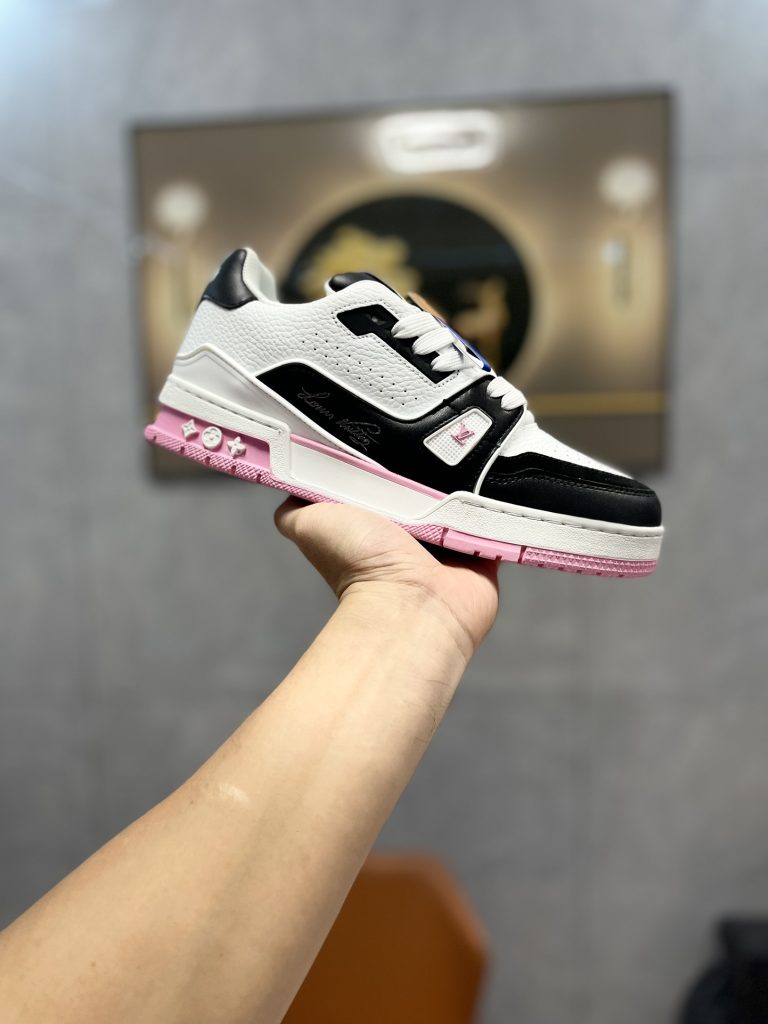 图片[8]-空胶头层K G版•Lv空胶头层 空胶工艺展现品质.Louis Vuitton 路易威登 Trainer 驴牌时装走秀运动鞋-911市场