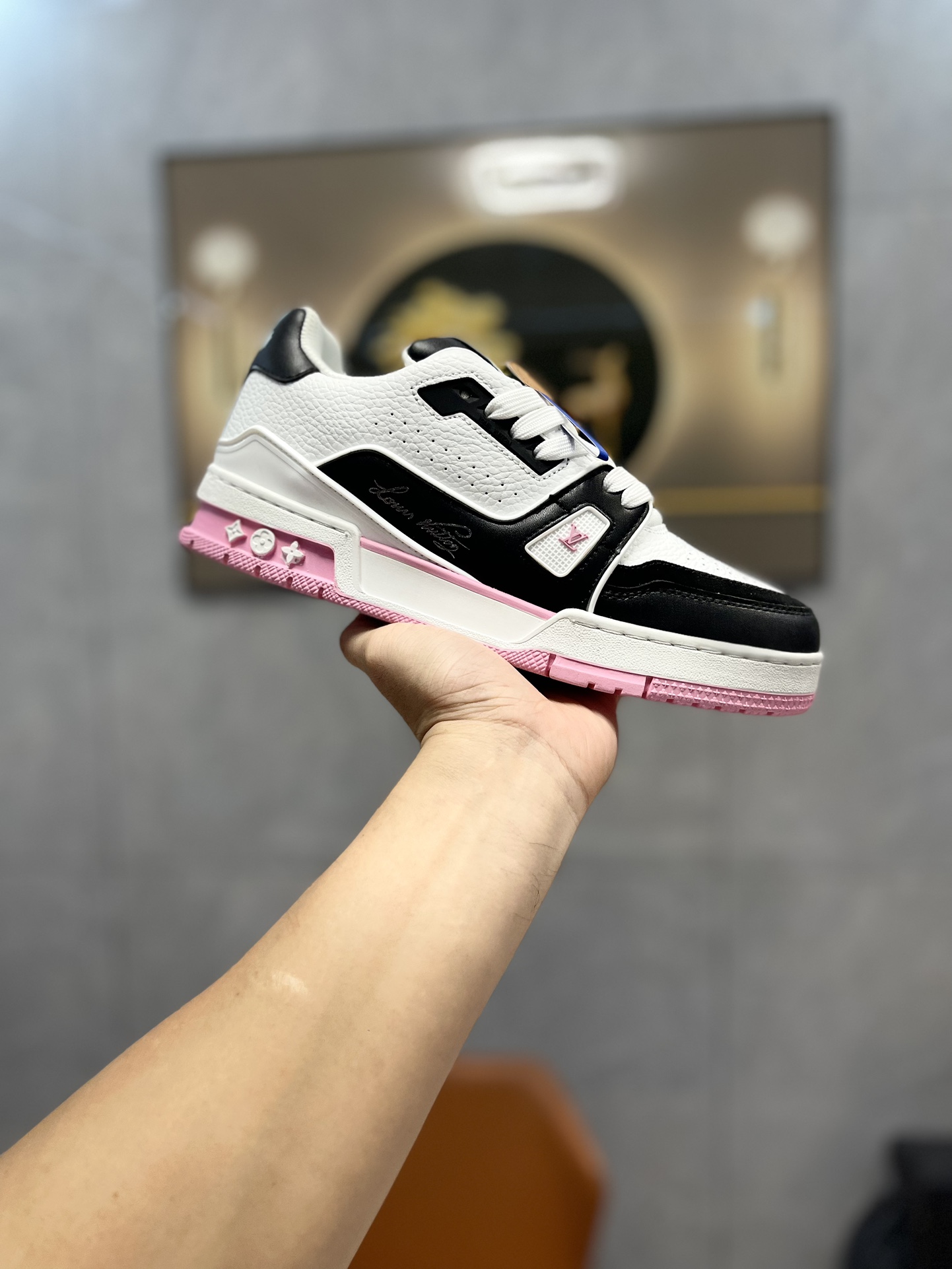 空胶头层K G版•Lv空胶头层 空胶工艺展现品质.Louis Vuitton 路易威登 Trainer 驴牌时装走秀运动鞋-911市场