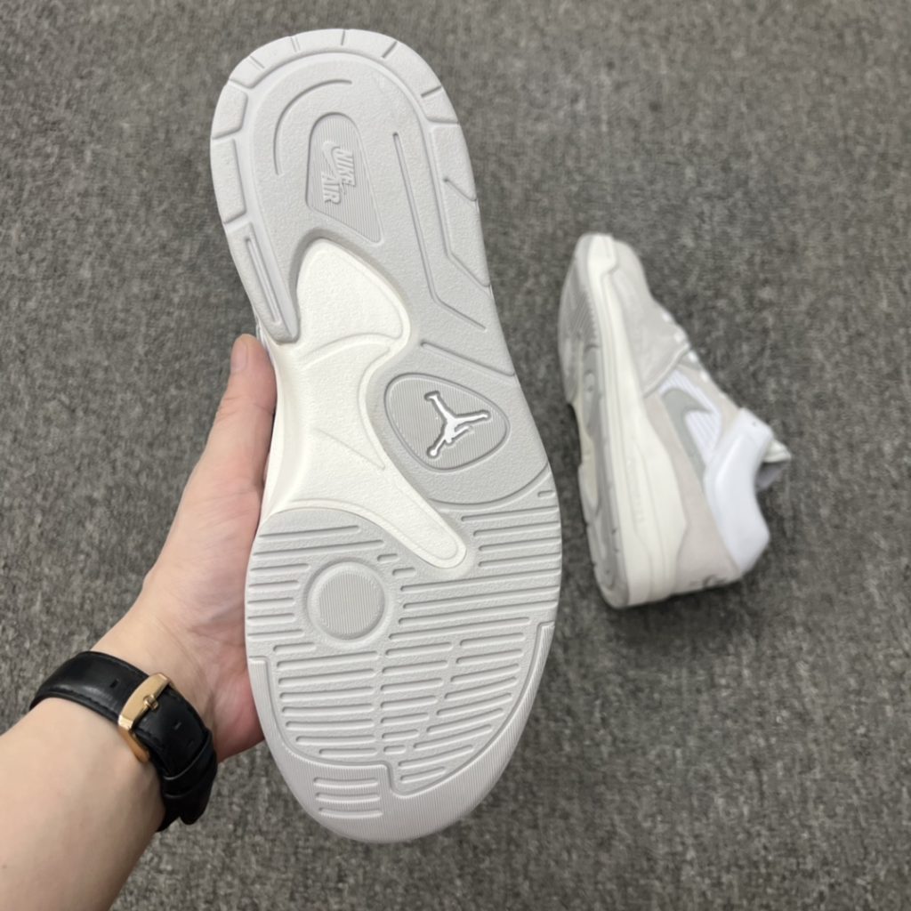 图片[4]-Air Jordan Stadium 9O Stadium Low 低帮 白灰 乔丹篮球鞋系列-911市场